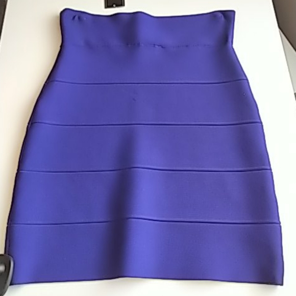 NWT BCBGMAXAZRIA Bandage Skirt in Dregalblue, S - Picture 2 of 2